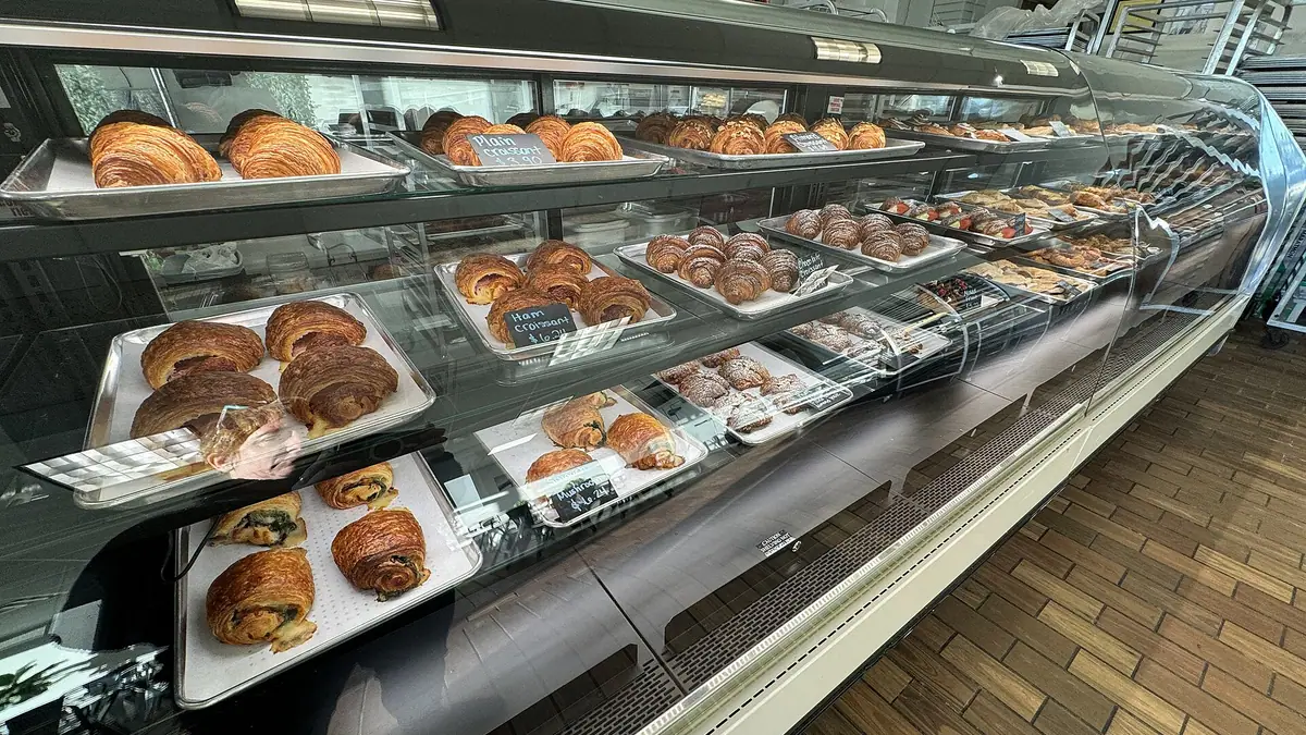 Buns from home – patisserie in Leadenhall Market, London